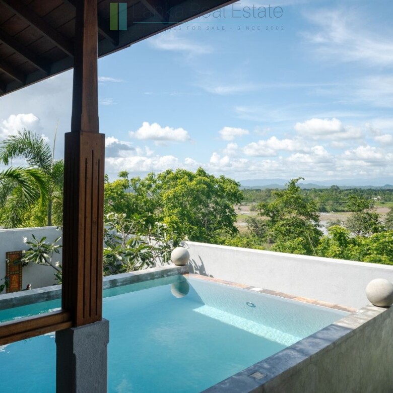 Two-bedroom villa with views near Tangalle