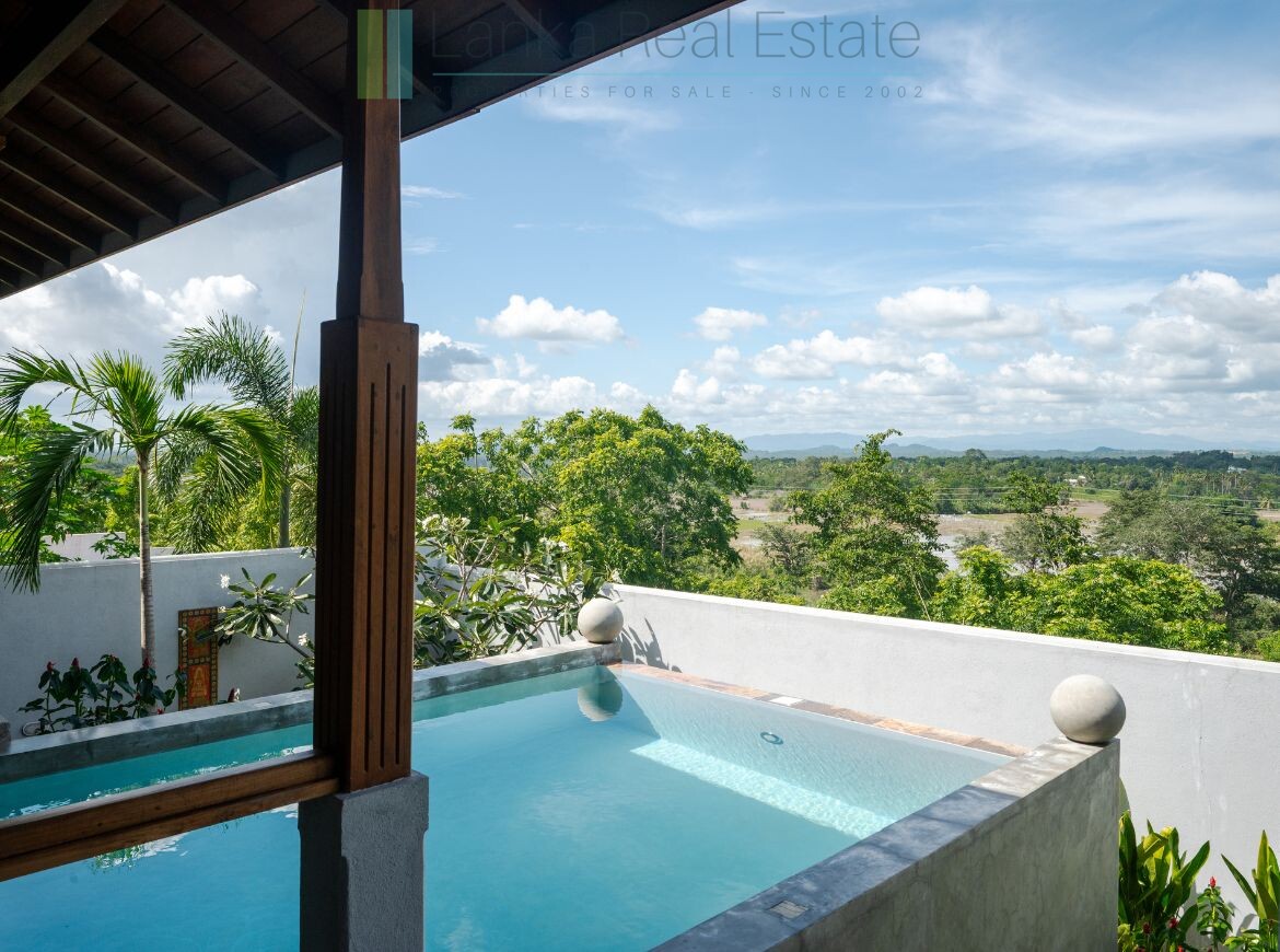 Two-bedroom villa with views near Tangalle