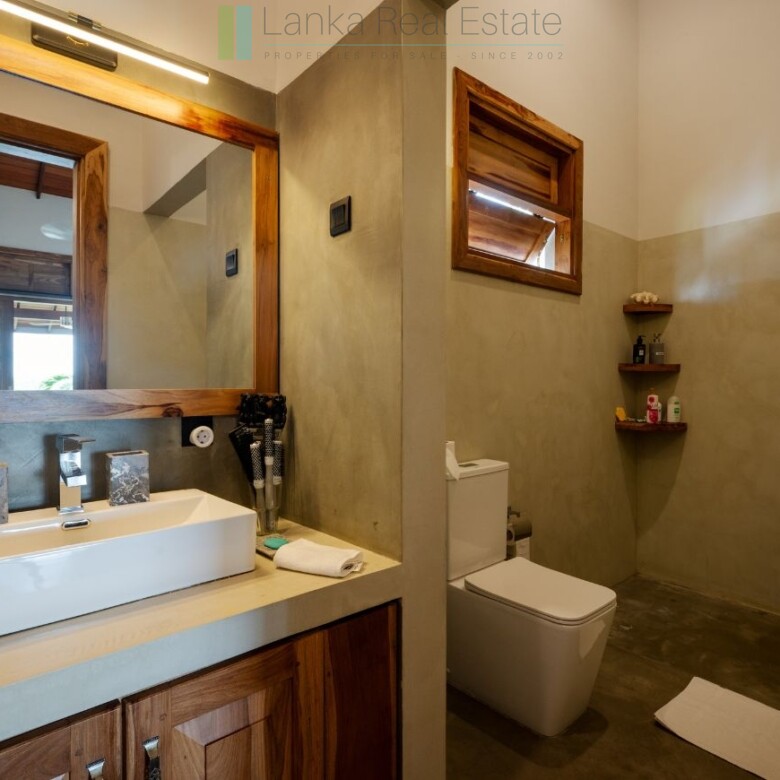 Two-bedroom villa with views near Tangalle