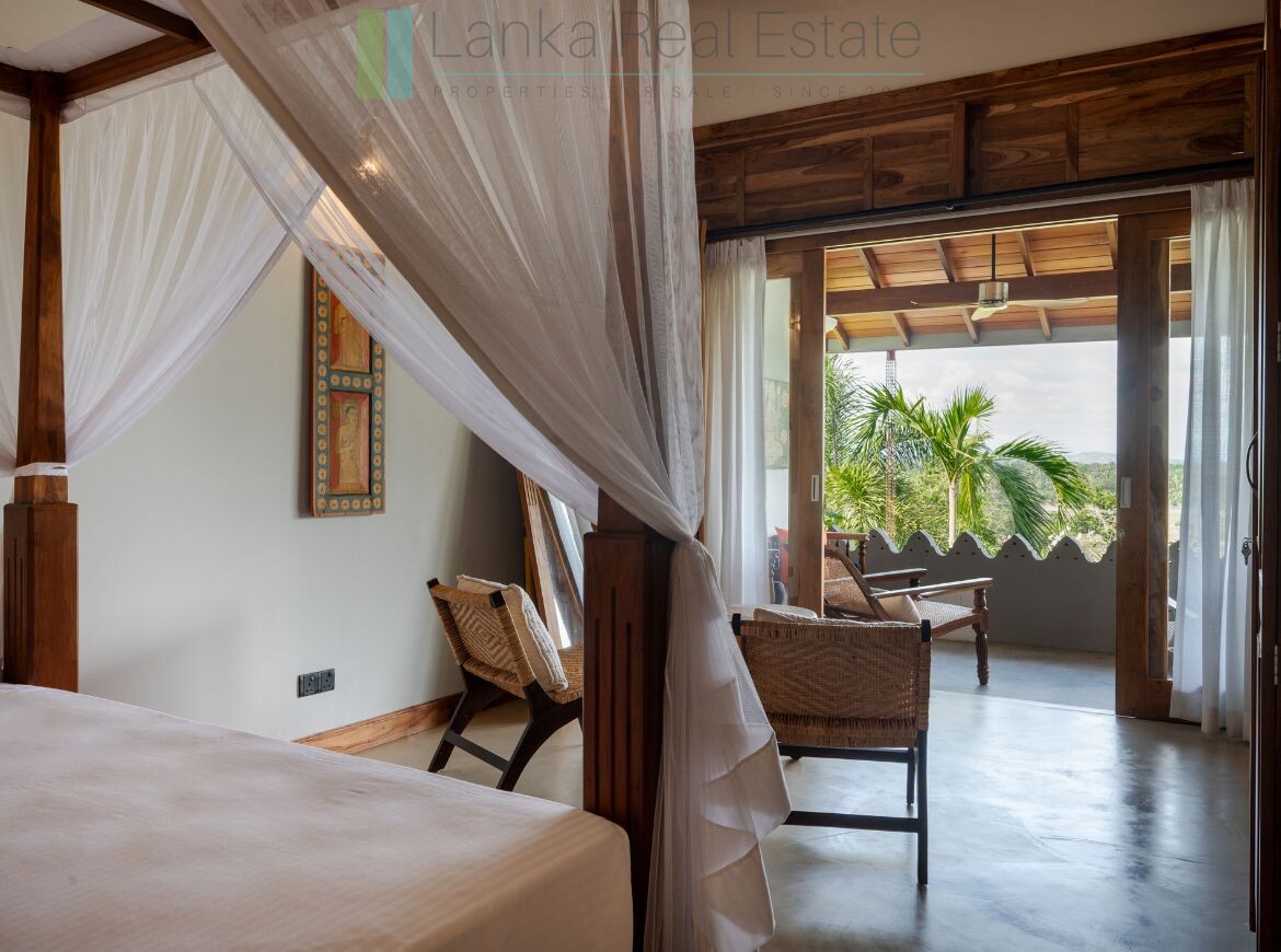 Two-bedroom villa with views near Tangalle