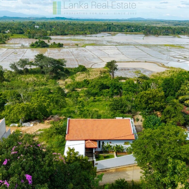 Two-bedroom villa with views near Tangalle