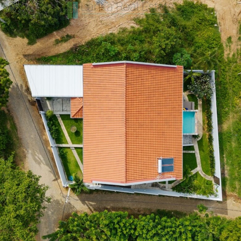 Two-bedroom villa with views near Tangalle