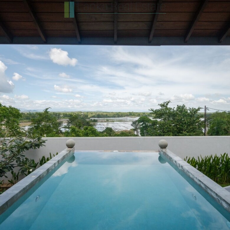Two-bedroom villa with views near Tangalle