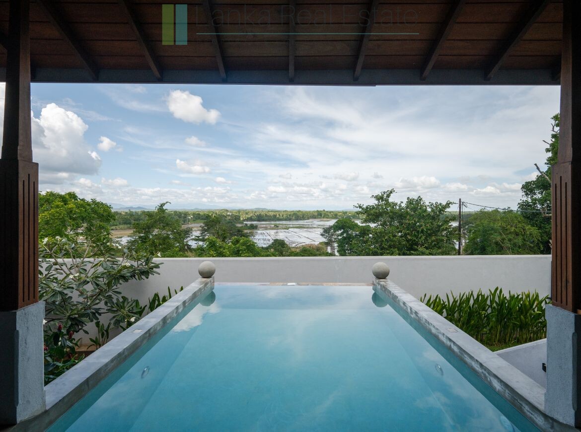 Two-bedroom villa with views near Tangalle