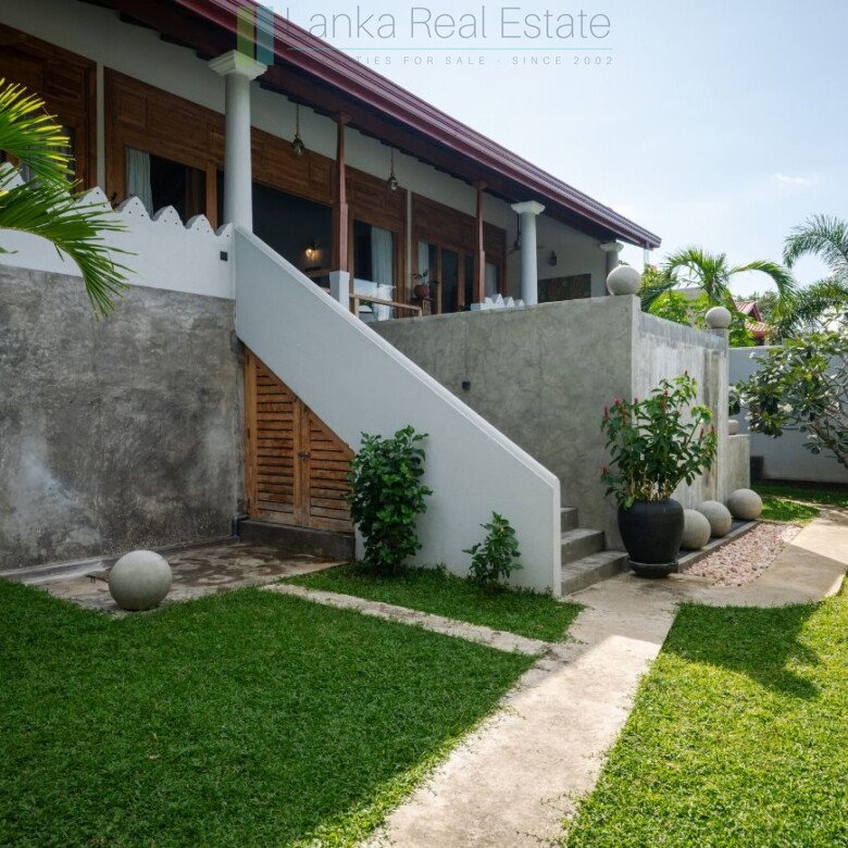 Two-bedroom villa with views near Tangalle
