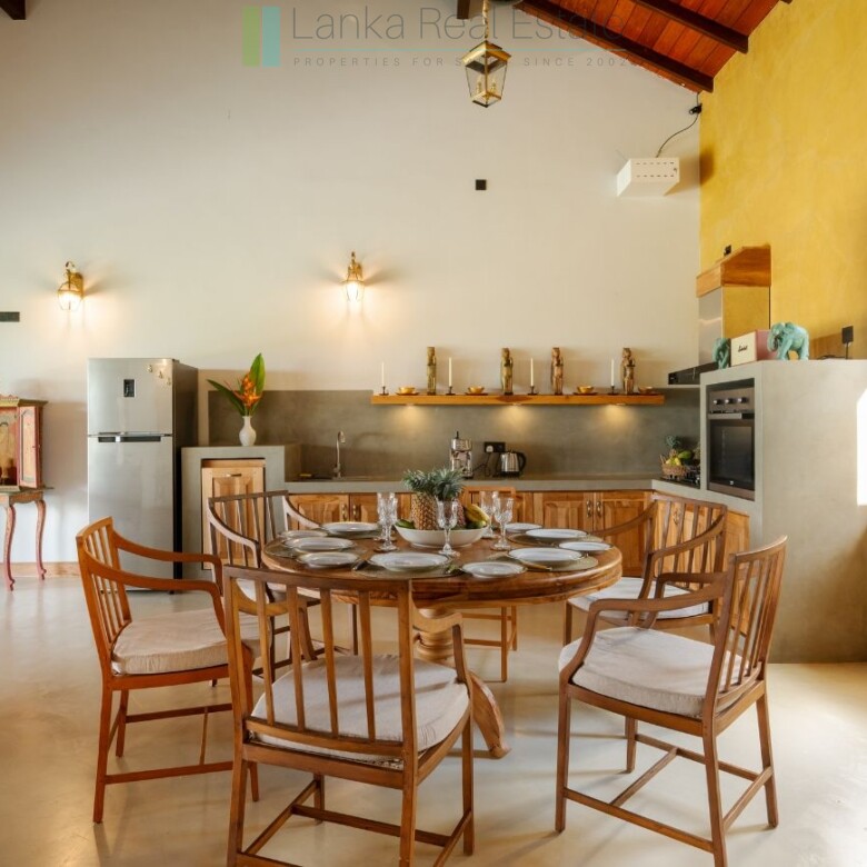 Two-bedroom villa with views near Tangalle