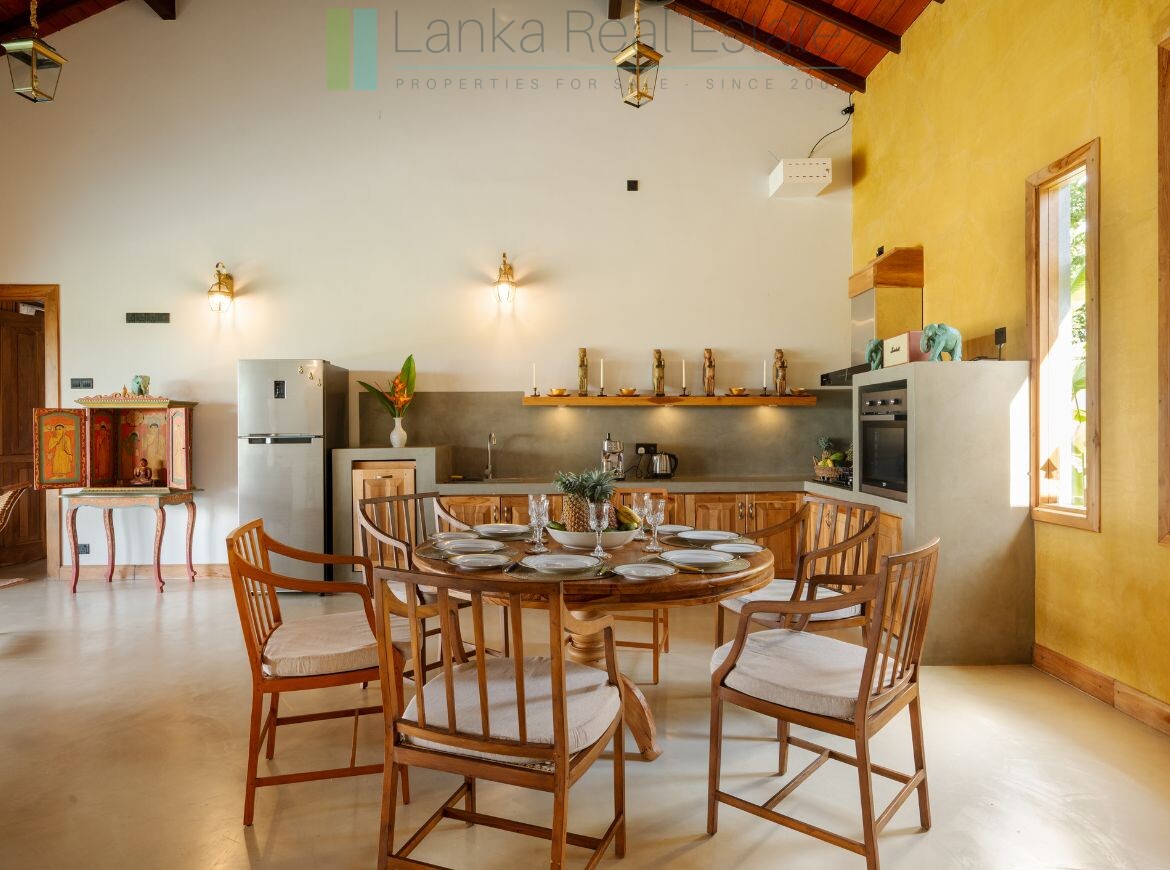 Two-bedroom villa with views near Tangalle
