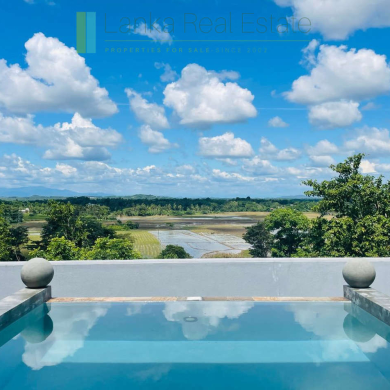 Two-bedroom villa with views near Tangalle