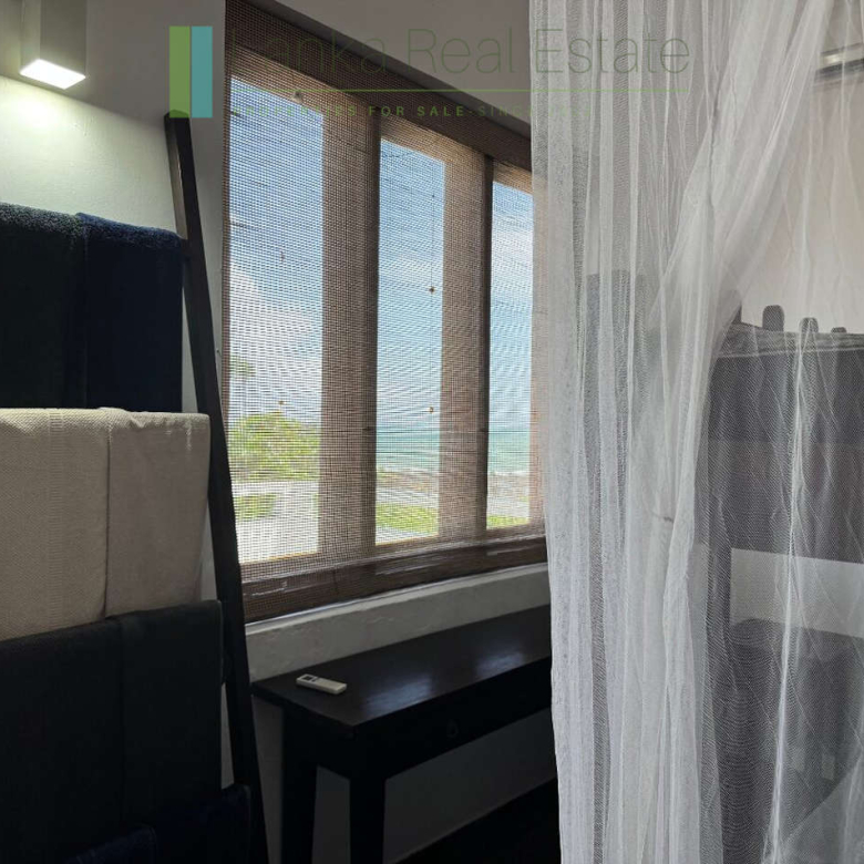 Dondra oceanfront villa