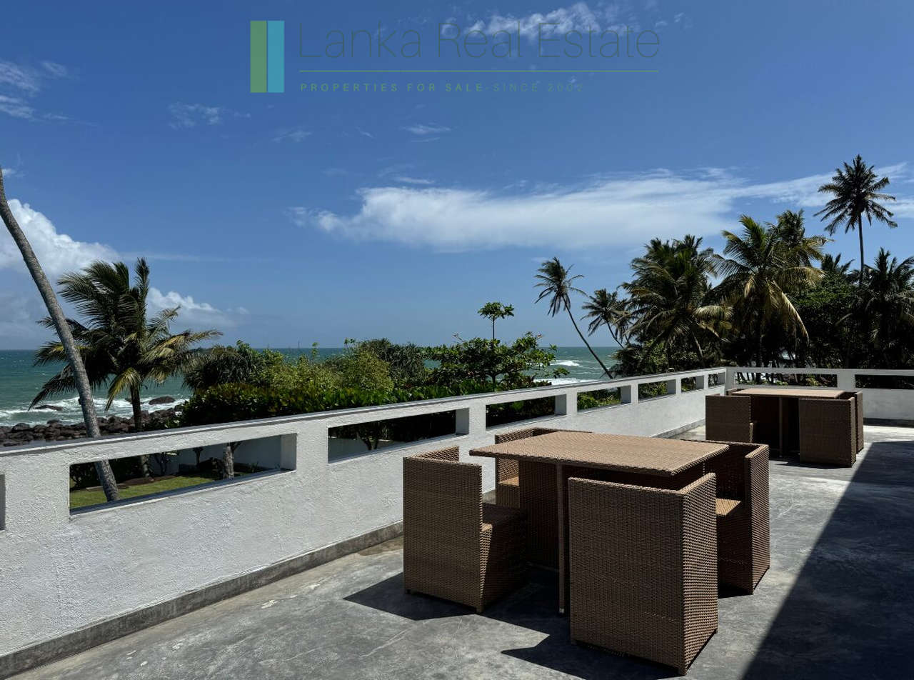 Dondra oceanfront villa