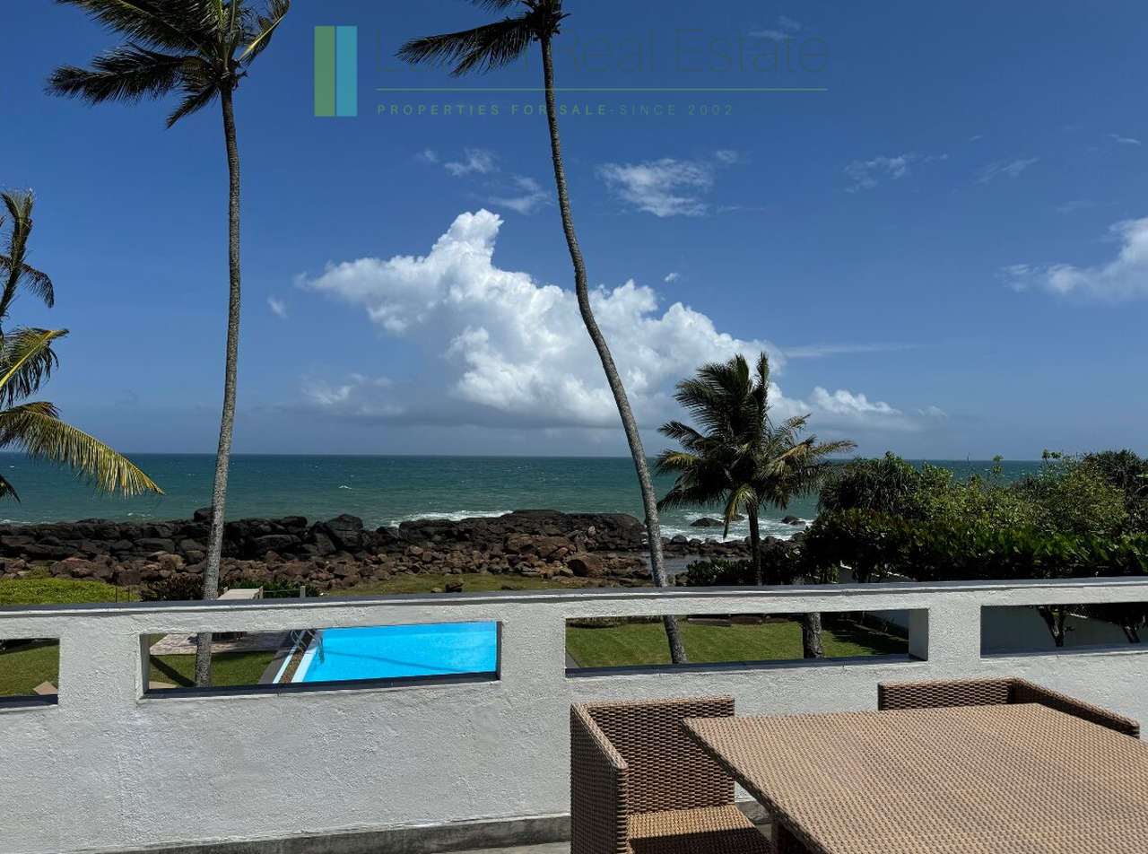 Dondra oceanfront villa