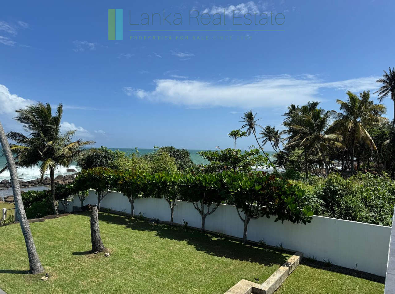 Dondra oceanfront villa