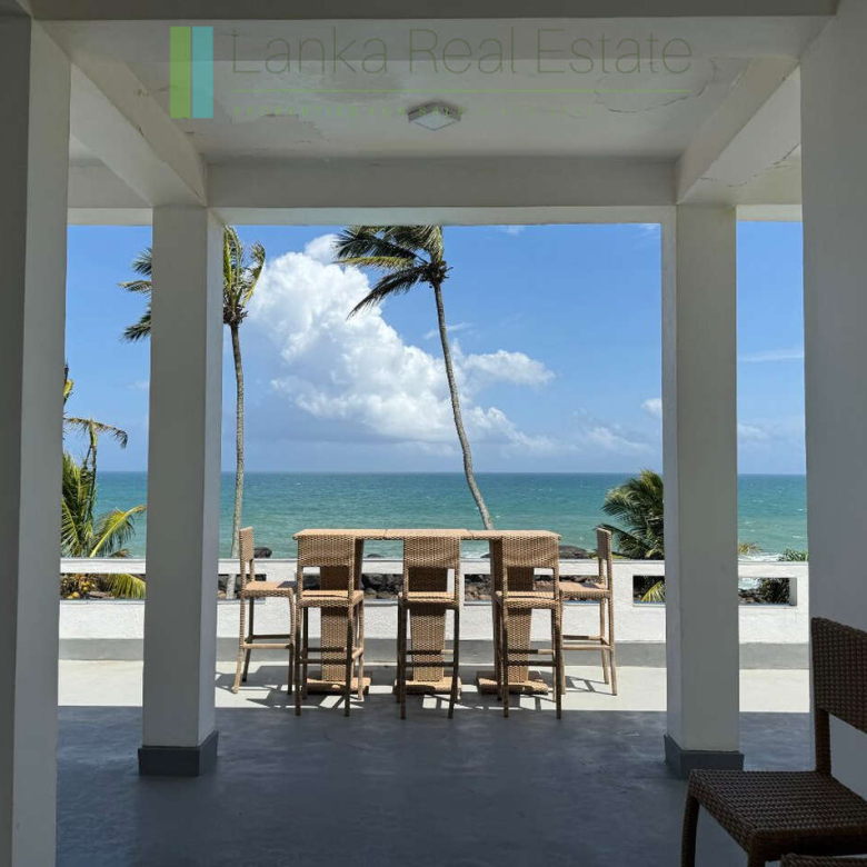 Dondra oceanfront villa
