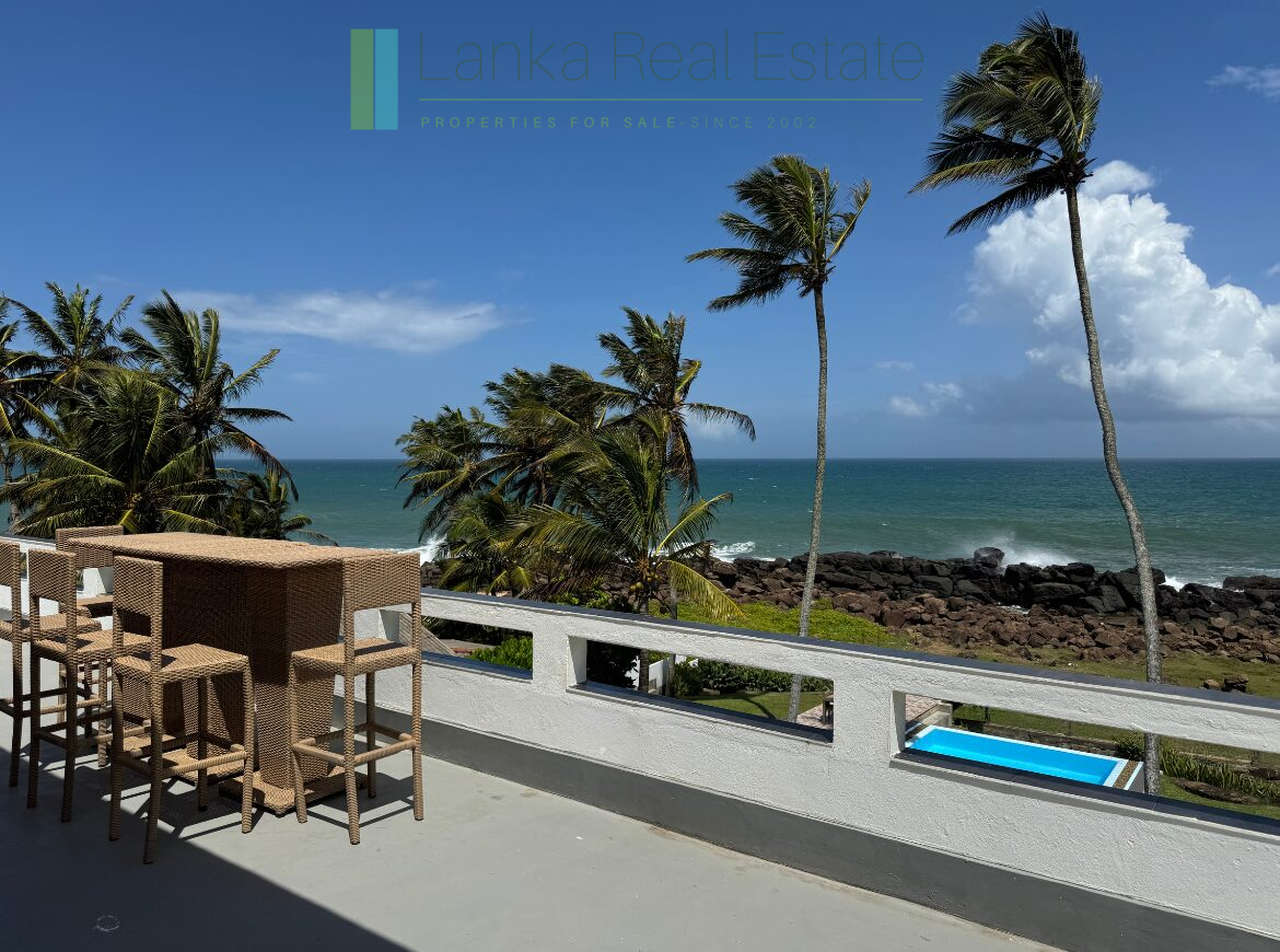 Dondra oceanfront villa