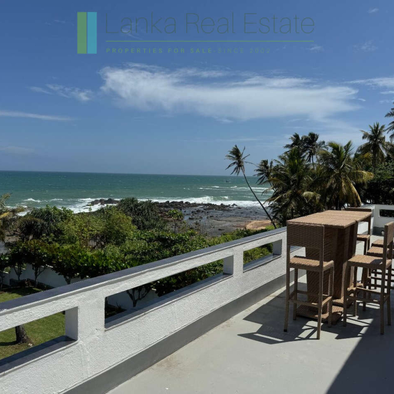 Dondra oceanfront villa