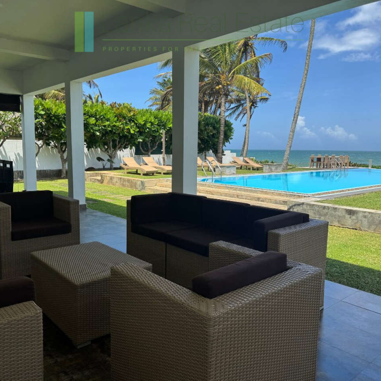 Dondra oceanfront villa