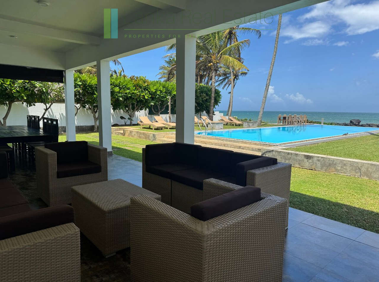Dondra oceanfront villa