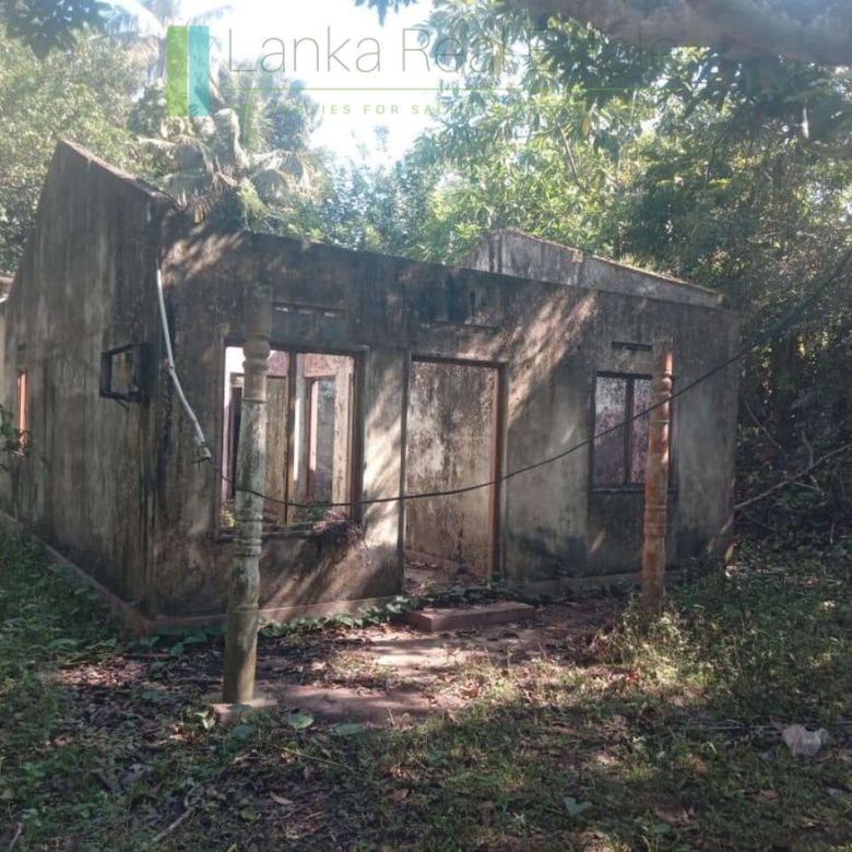Development plot near Ahangama