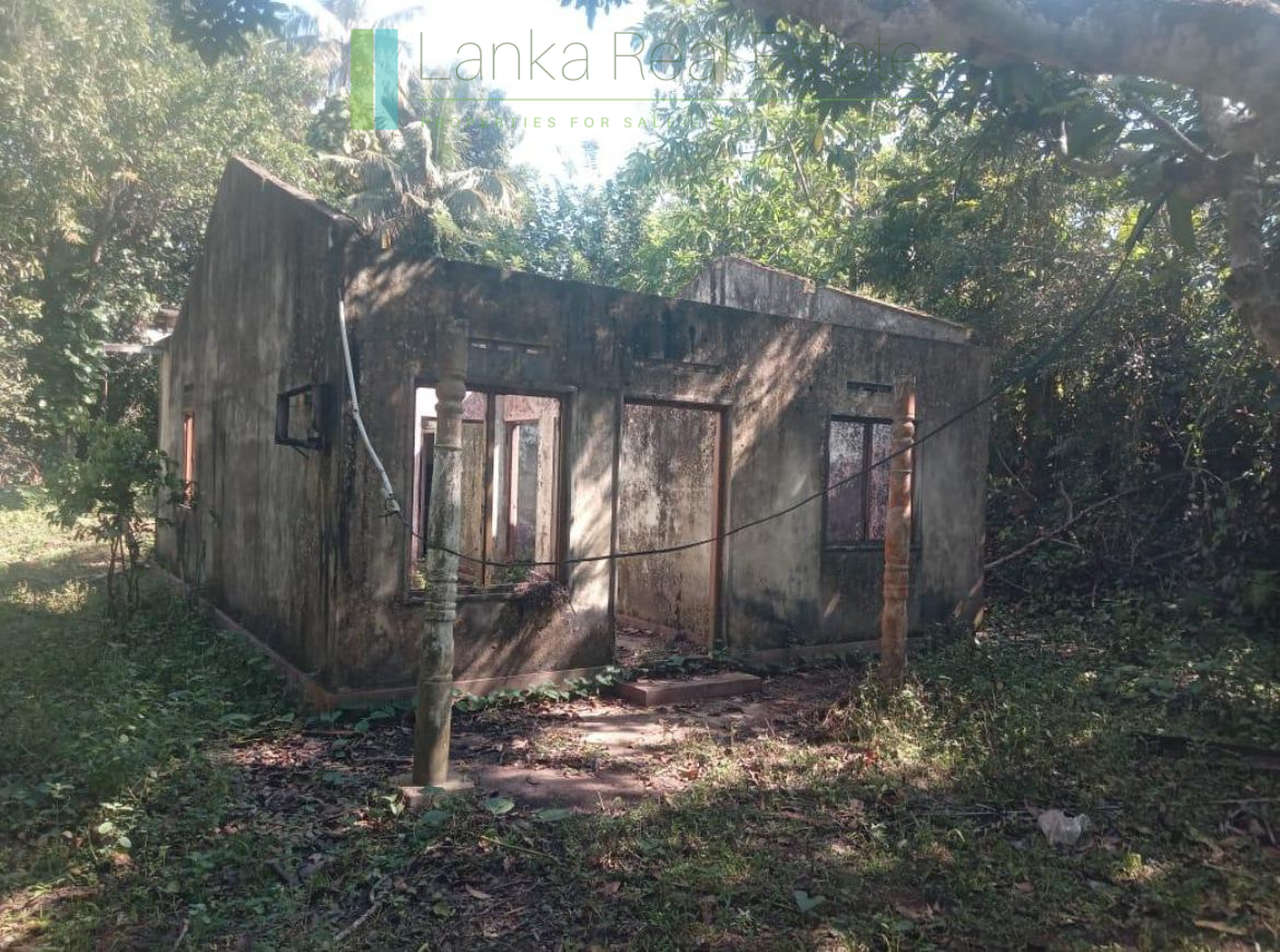 Development plot near Ahangama