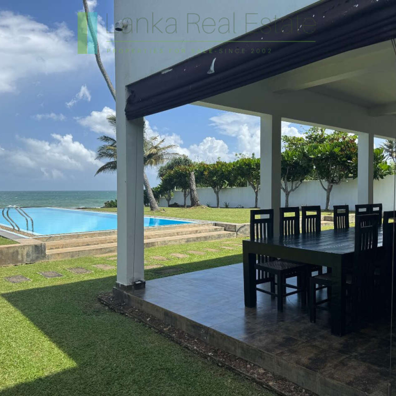 Dondra oceanfront villa