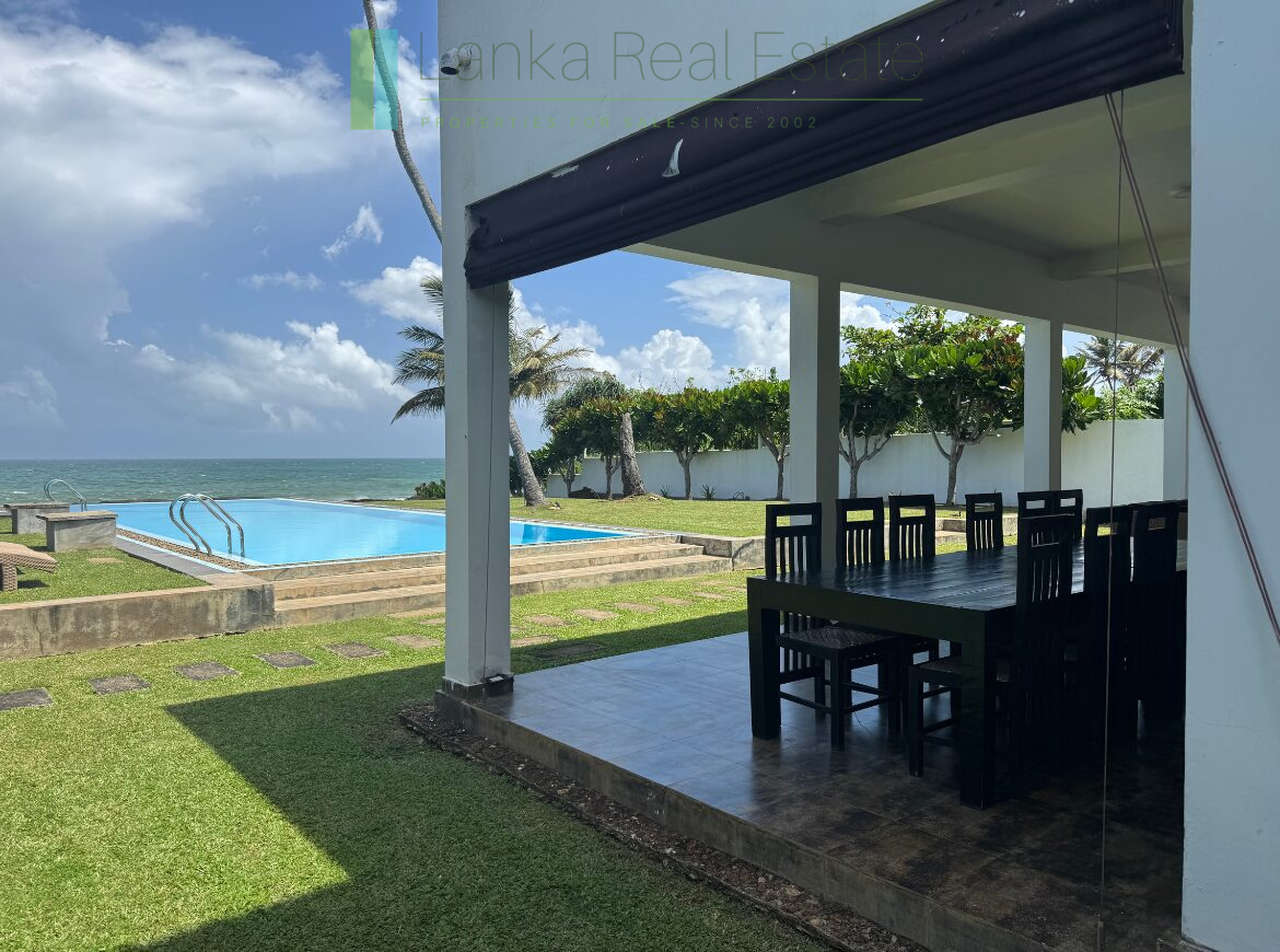 Dondra oceanfront villa
