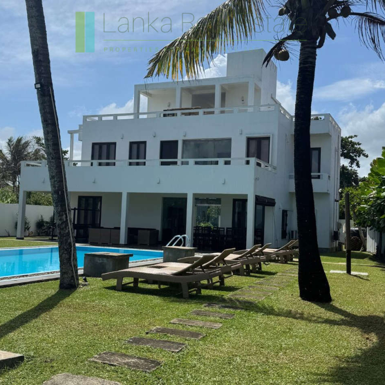 Dondra oceanfront villa