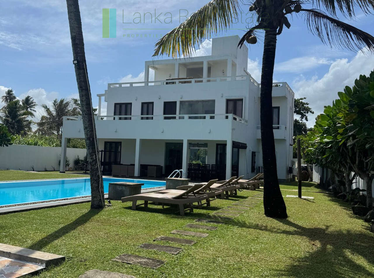 Dondra oceanfront villa
