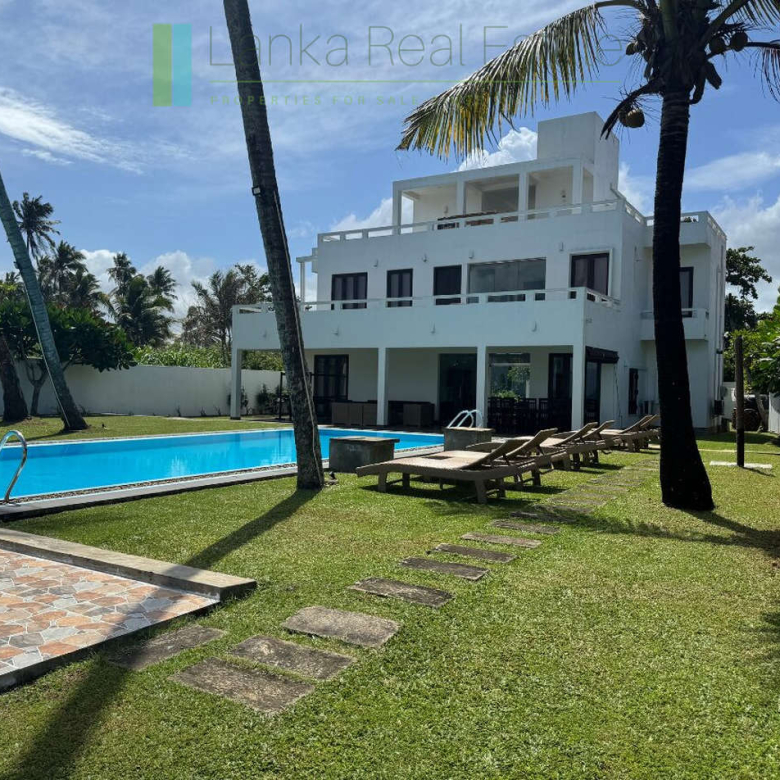 Dondra oceanfront villa