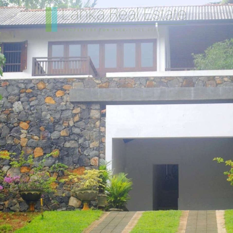 Large villa on the outskirts of Galle