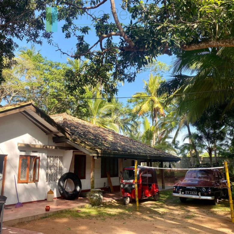 Premier Mirissa beachfront opportunity