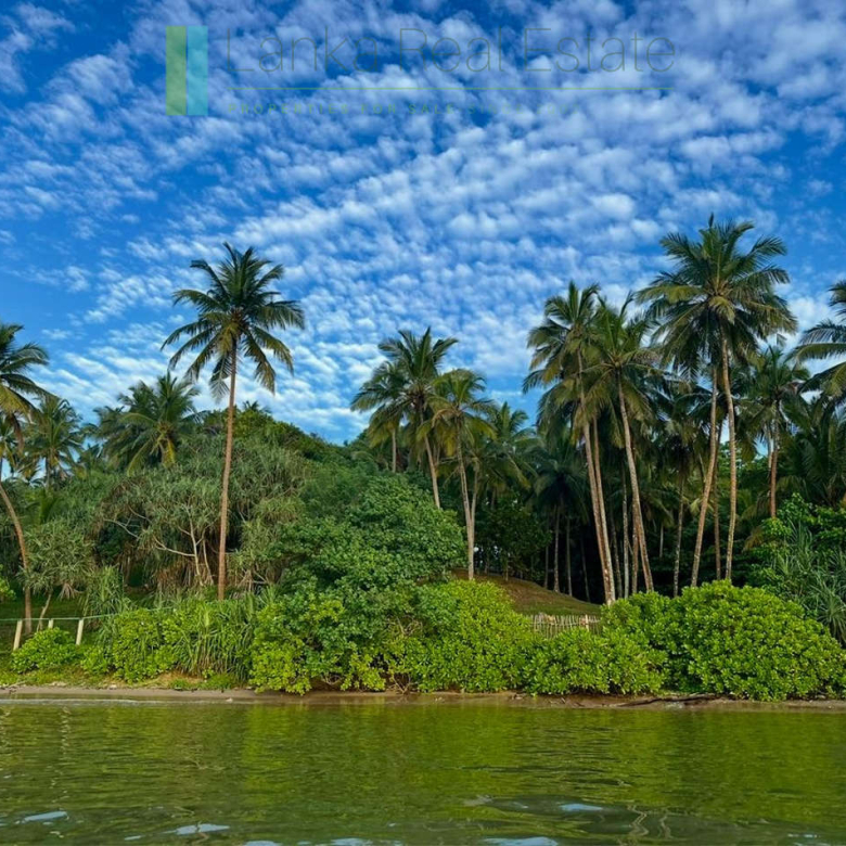 Premier Mirissa beachfront opportunity
