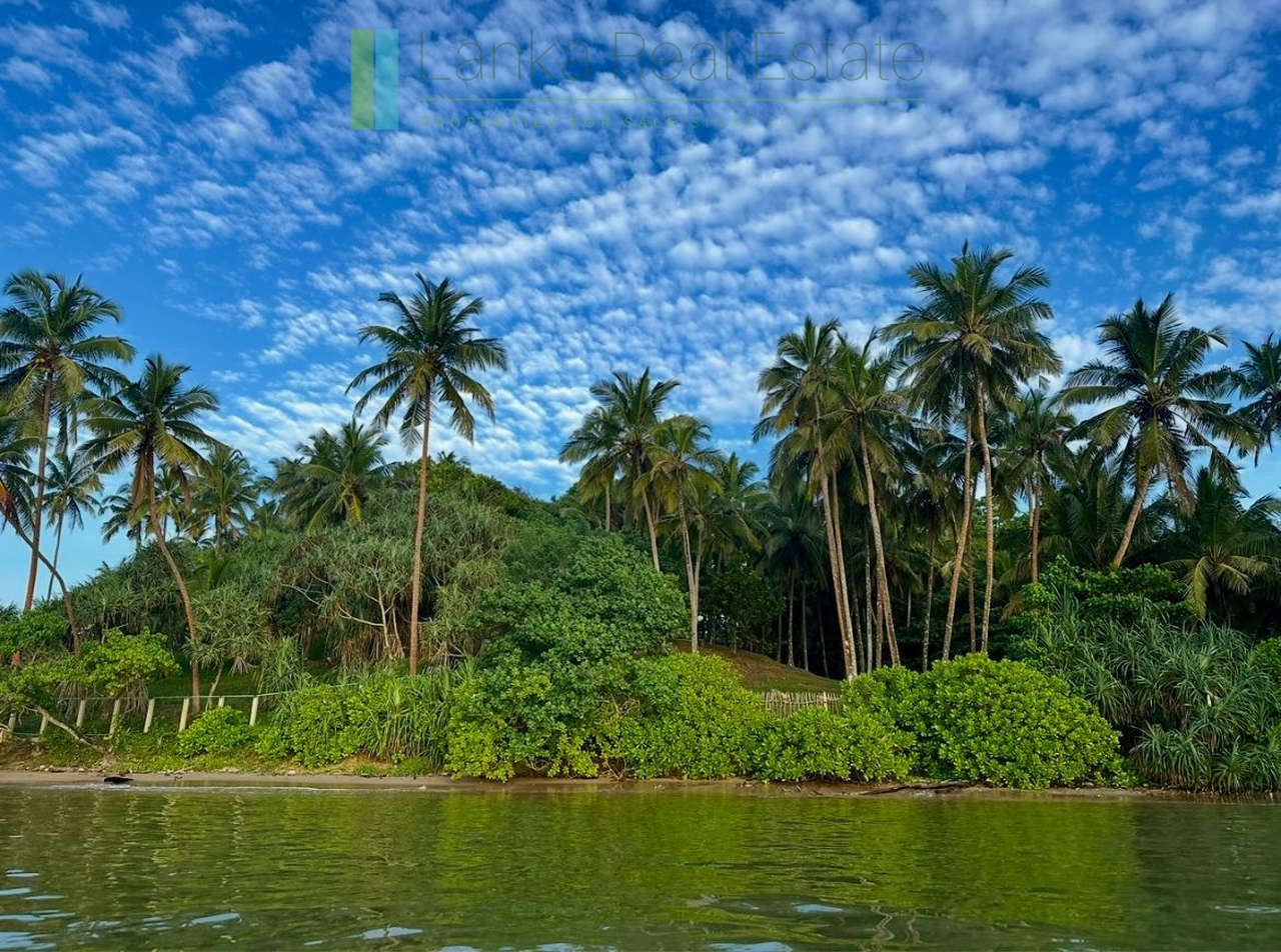 Premier Mirissa beachfront opportunity