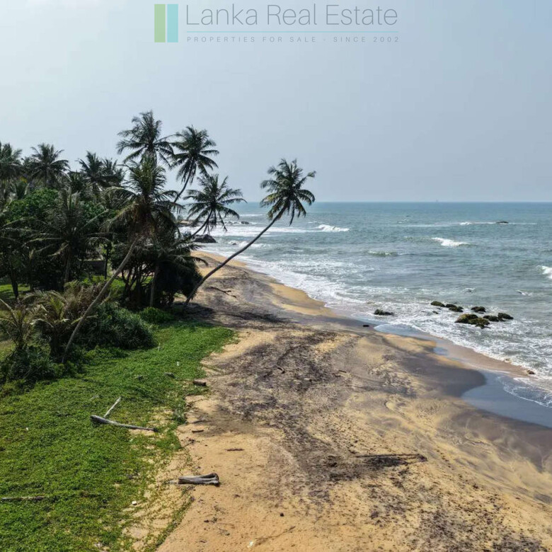 Beachfront development opportunity in Gintota