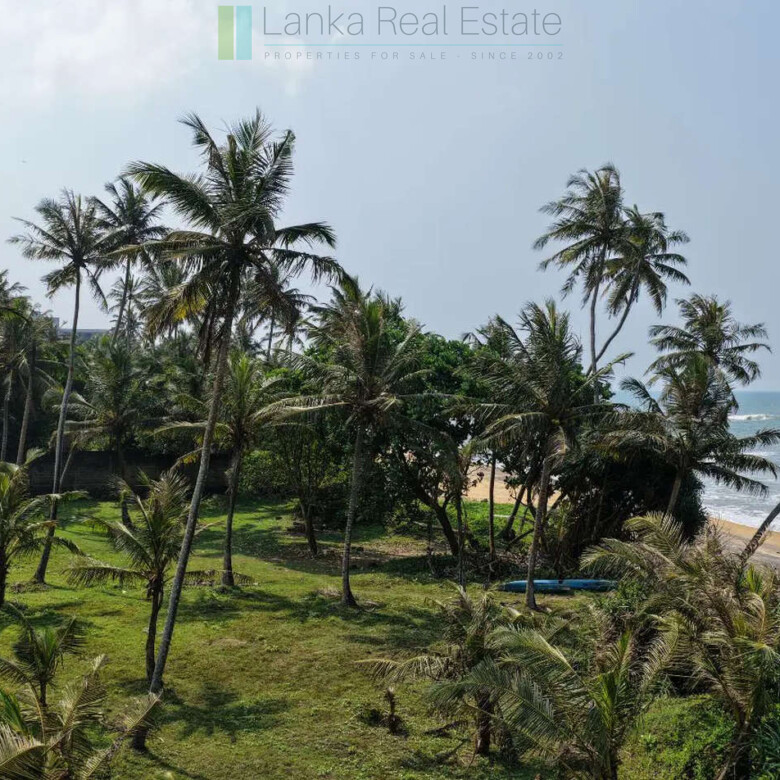 Beachfront development opportunity in Gintota