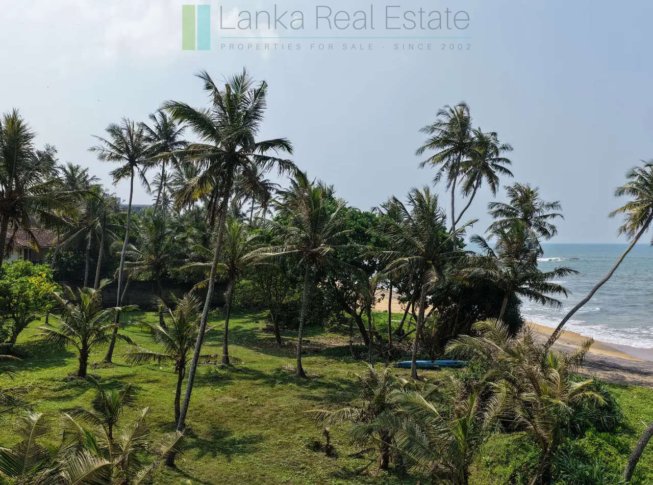 Beachfront development opportunity in Gintota