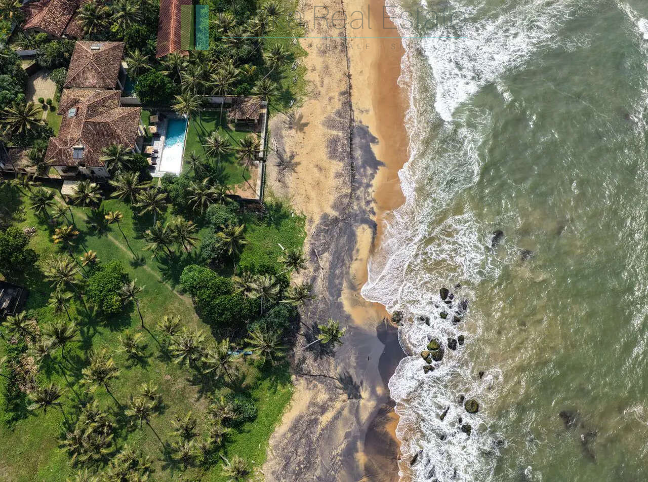 Beachfront development opportunity in Gintota
