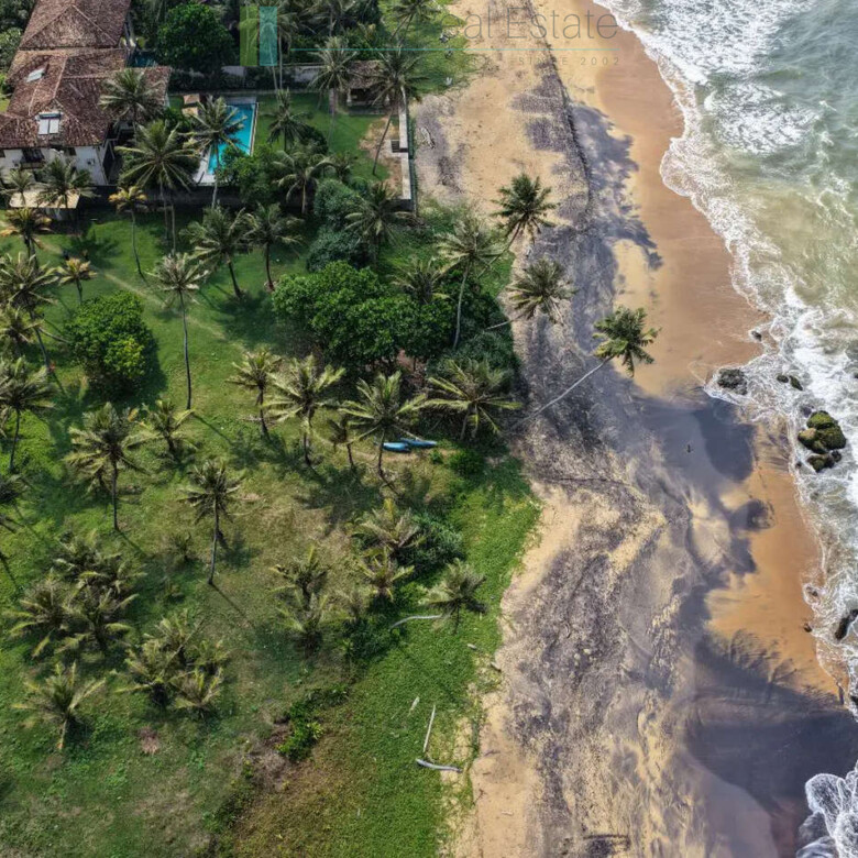 Beachfront development opportunity in Gintota