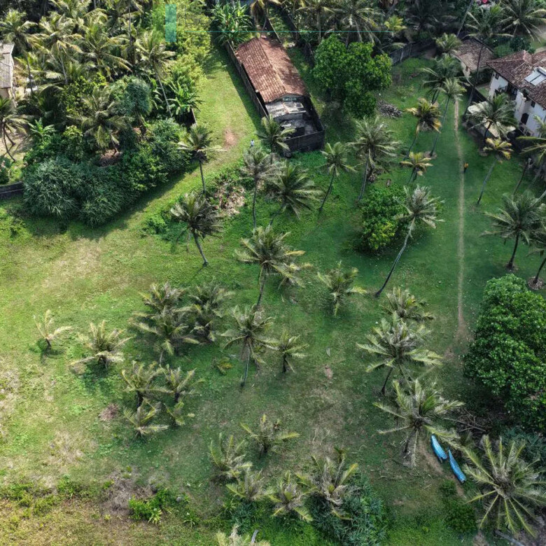 Beachfront development opportunity in Gintota
