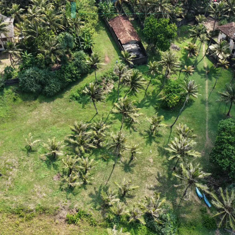Beachfront development opportunity in Gintota