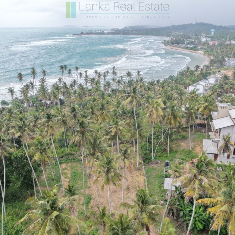 Ocean-view plot in Hiriketiya