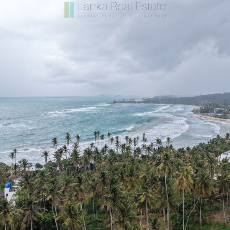Ocean-view plot in Hiriketiya