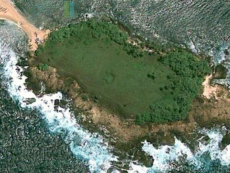 Blue Beach Island, Nilwella, Hiriketiya