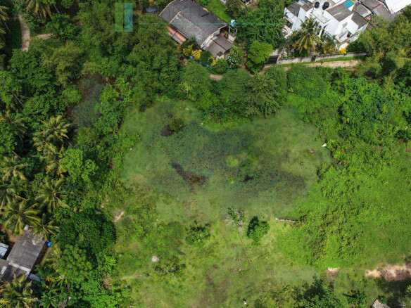 Large development plot twixt Mirissa and Weligama