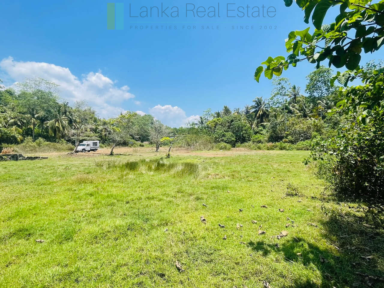 Large development plot twixt Mirissa and Weligama