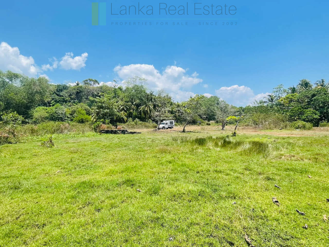 Large development plot twixt Mirissa and Weligama