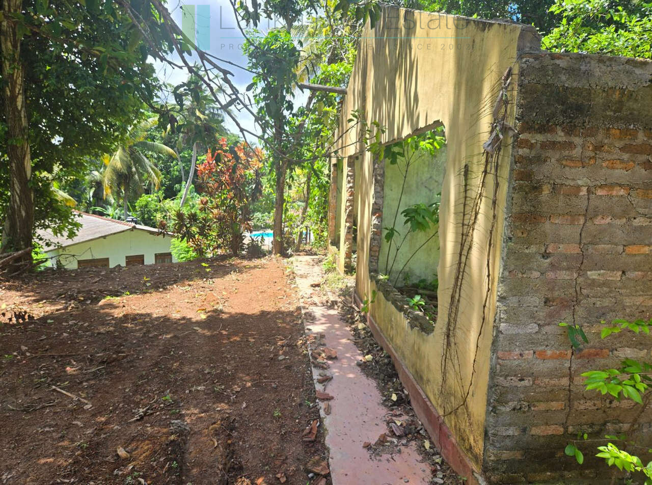Elevated building plot in Meepe