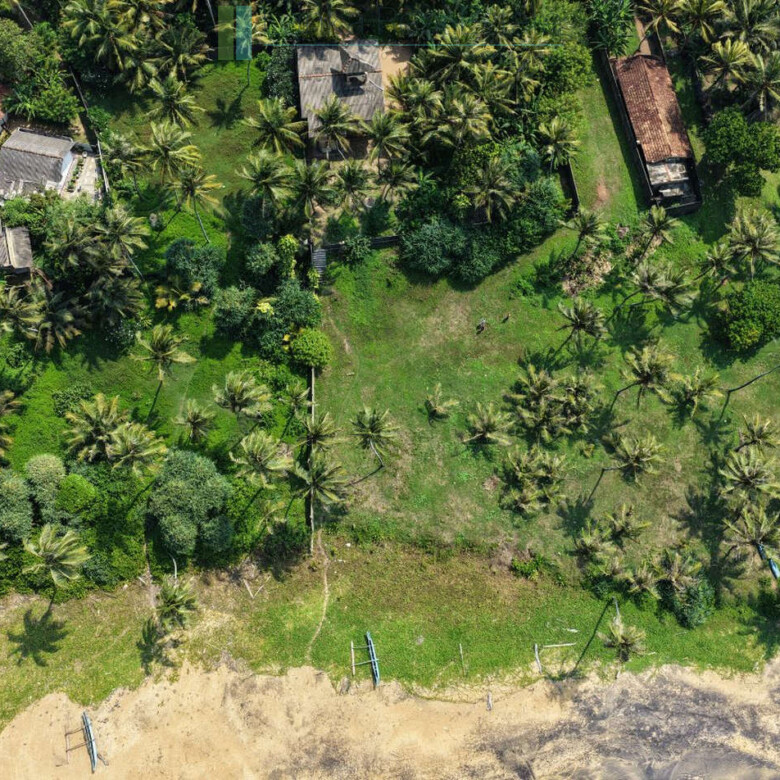 Enviable beachfront plot in Gintota
