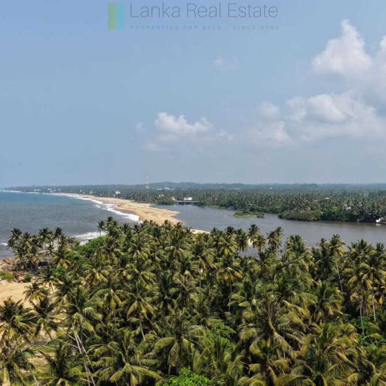 Enviable beachfront plot in Gintota