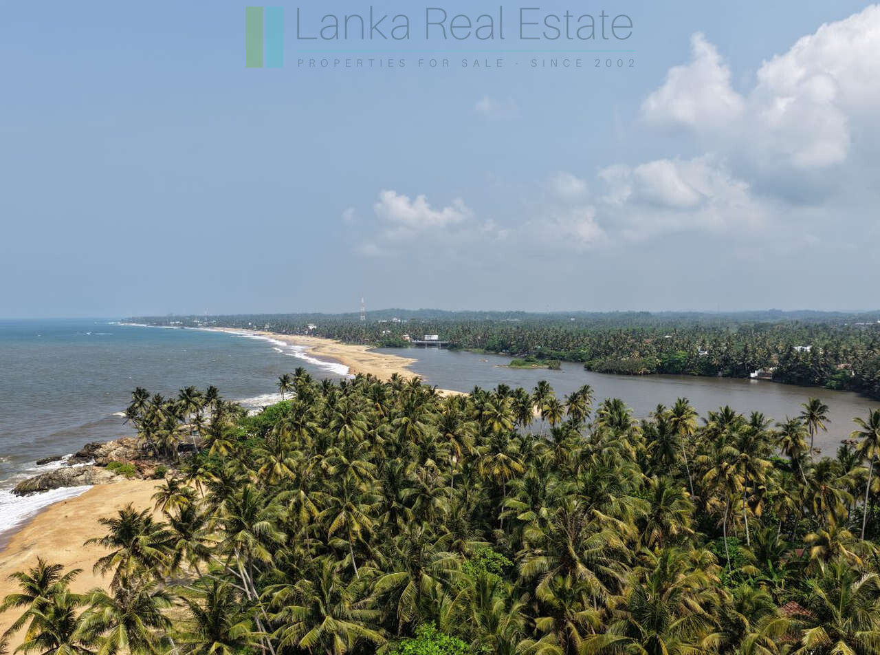 Enviable beachfront plot in Gintota