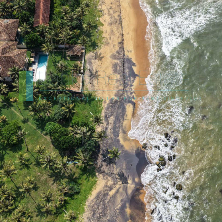 Substantial oceanfront plot in Gintota